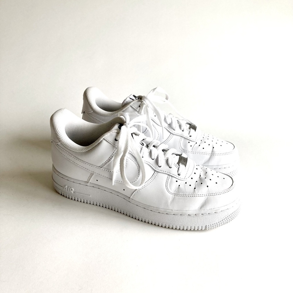 Nike Air Forse 1 White Leather Rubber Outsole Low Top Sneakers size 8.5